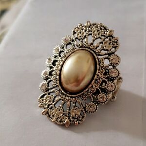 Elegant Pearl and Silver Women's Ring